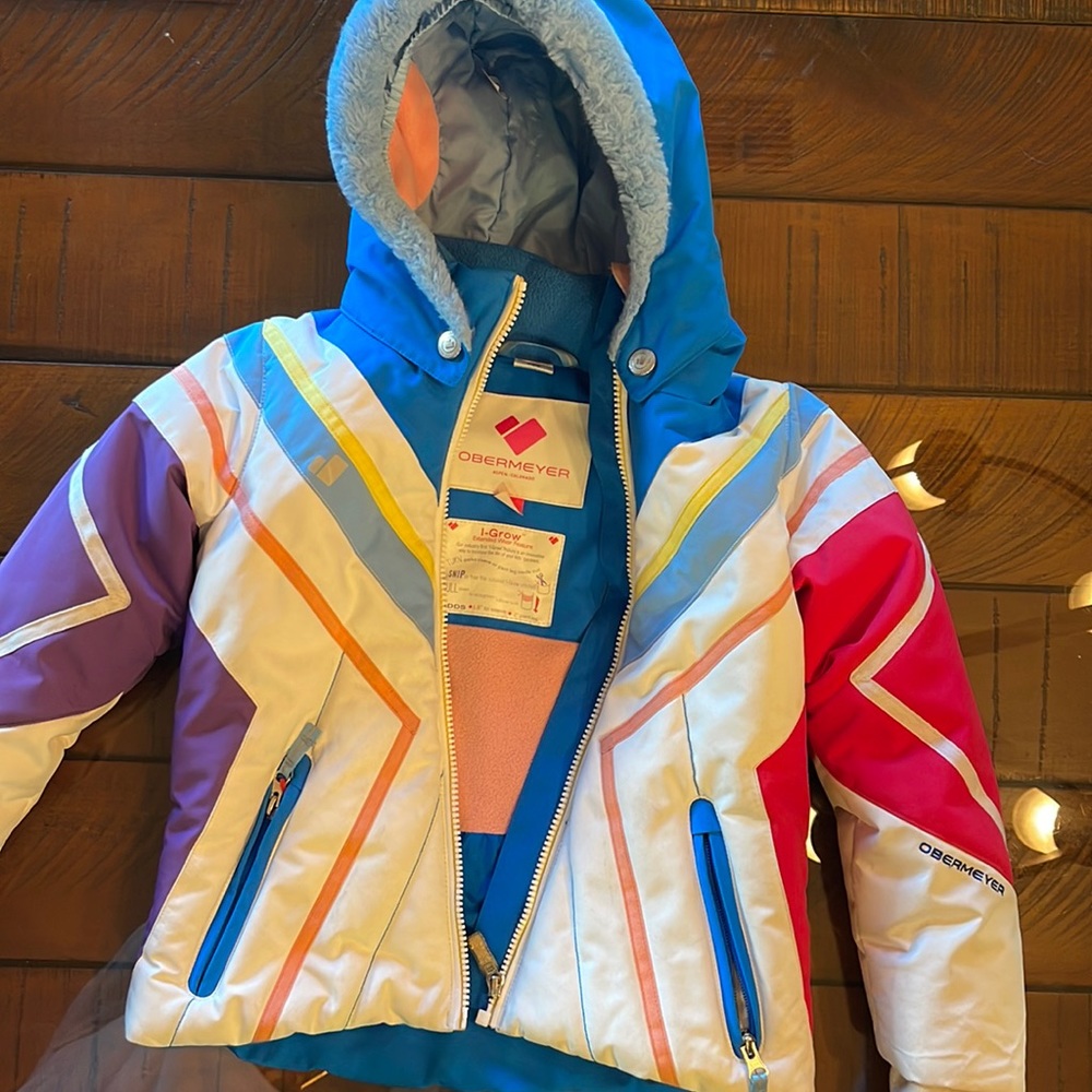 Obermeyer girls ski jacket  Size 5. Used maybe 10 times total